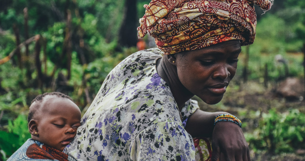 Quel est le rôle des femmes dans le développement en Afrique ? Pourquoi ce rôle est-il sous-estimé ? Tentons de comprendre.
