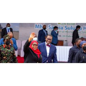 La Présidente tanzanienne Samia Suluhu Hassan, lauréate du ‘Super Prix Grand bâtisseur-Trophée Babacar Ndiaye’ 2022