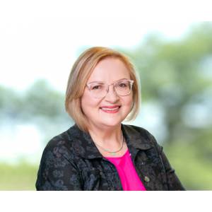 Lana Payne  première femme élue Présidente d'UNIFOR, le plus important syndicat privé du Canada.