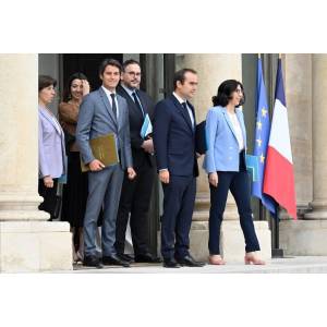 Remaniement : Matignon rappelle l'exigence de parité dans les cabinets ministériels