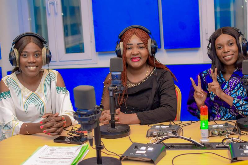 BEL LAURETTA TENE SUR LES ANTENNES DE LA RADIO MARIA