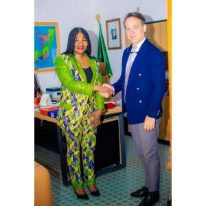 Congo Brazzaville : Madame Bel Lauretta TENE, Associée Directrice Générale du Cabinet Afrique RSE Congo, Patronne du média Dirigeantes, leadership au féminin reçue en audience par son Excellence Monsieur ENRICO NUNZIATA, Ambassadeur de l’Italie au Congo.